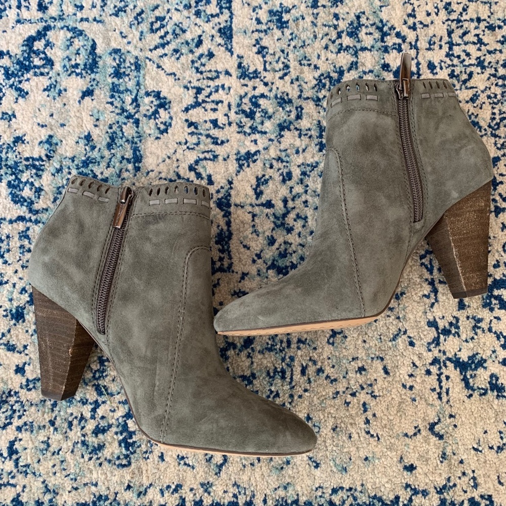 Vince Camuto Booties -Gray